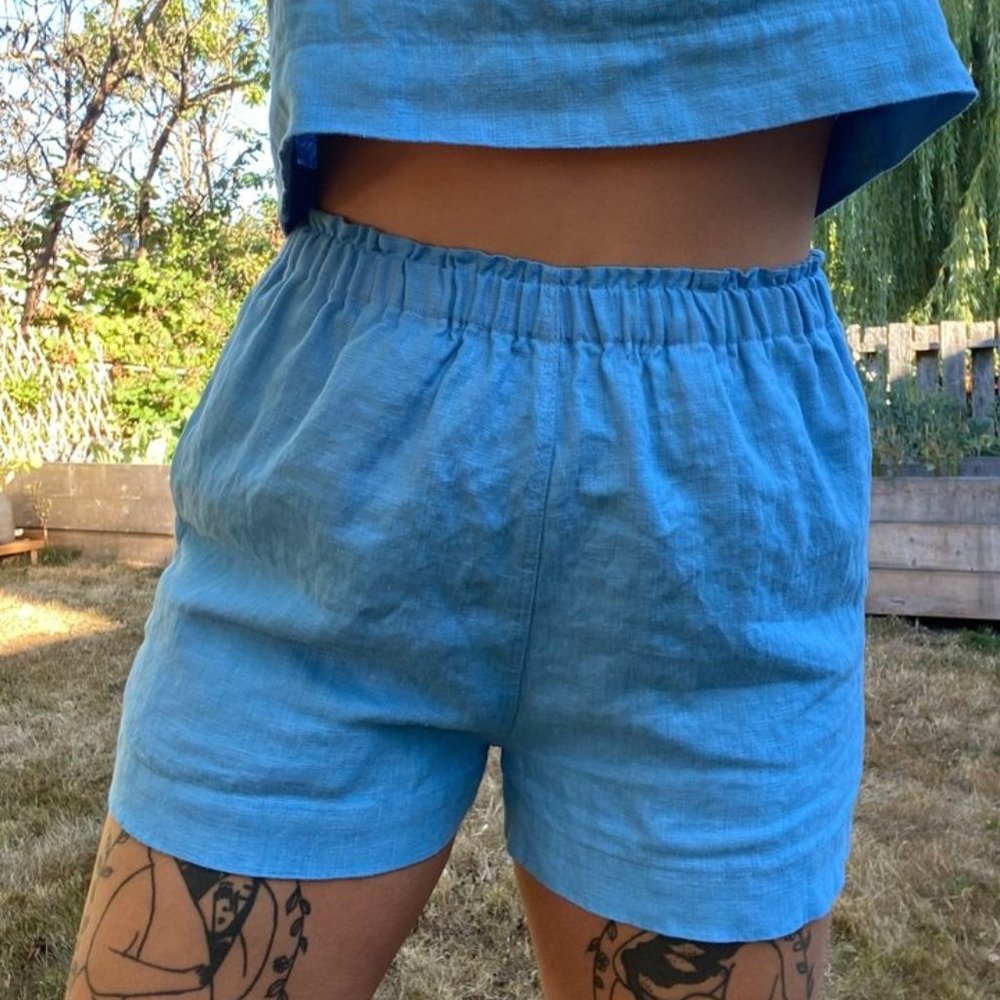 EUC Seek Shelter Eva Shorts in Gold, Sm M